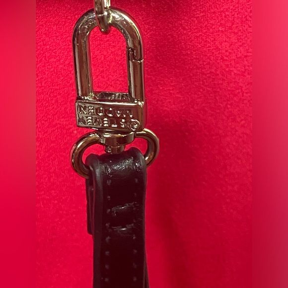 STEVE MADDEN Bmarilyn Faux-leather Chain Link Crossbody Purse black & chrome - Picture 10 of 17